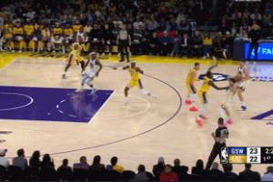 星空体育官网-东契奇把波杰姆推倒 被吹了个犯规 直接示意我就是要犯规