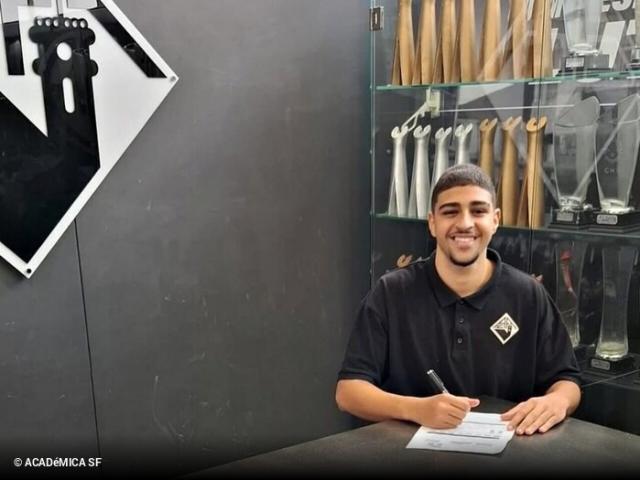 星空体育app-“国米皇帝”之子 小阿德里亚诺签约葡萄牙业余球队