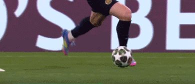 神奇的外脚背！朴实劳塔罗的优雅之夜